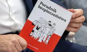 Poradnik bezpieczeństwa z rysunkami ludzi i psa. Edukacja dla bezpieczeństwa to klucz do ochrony.