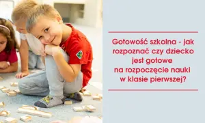 Uśmiechnięty chłopiec w czerwonej koszulce, otoczony klockami, symbolizuje gotowość szkolną.