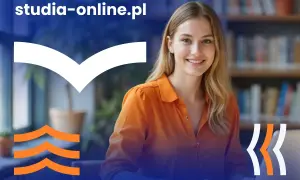 Uśmiechnięta studentka w bibliotece. Sprawdź wyższa szkoła kształcenia zawodowego opinie na studia-online.pl.