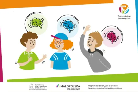 Trzy uśmiechnięte dzieci z różnymi mózgami w chmurkach symbolizują neuroróżnorodność. Każdy z nas jest inny.