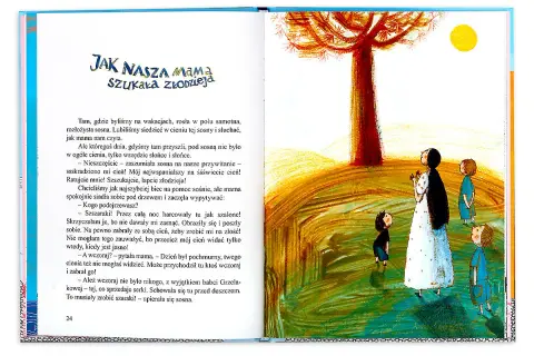 Nasza mama czarodziejka, z dziećmi pod drzewem, szuka złodzieja cienia sosny. Ilustracja z książki.