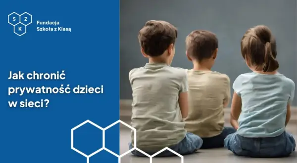 Trójka dzieci siedzi tyłem do widza. Grafika porusza temat sharentingu i ochrony prywatności w sieci.