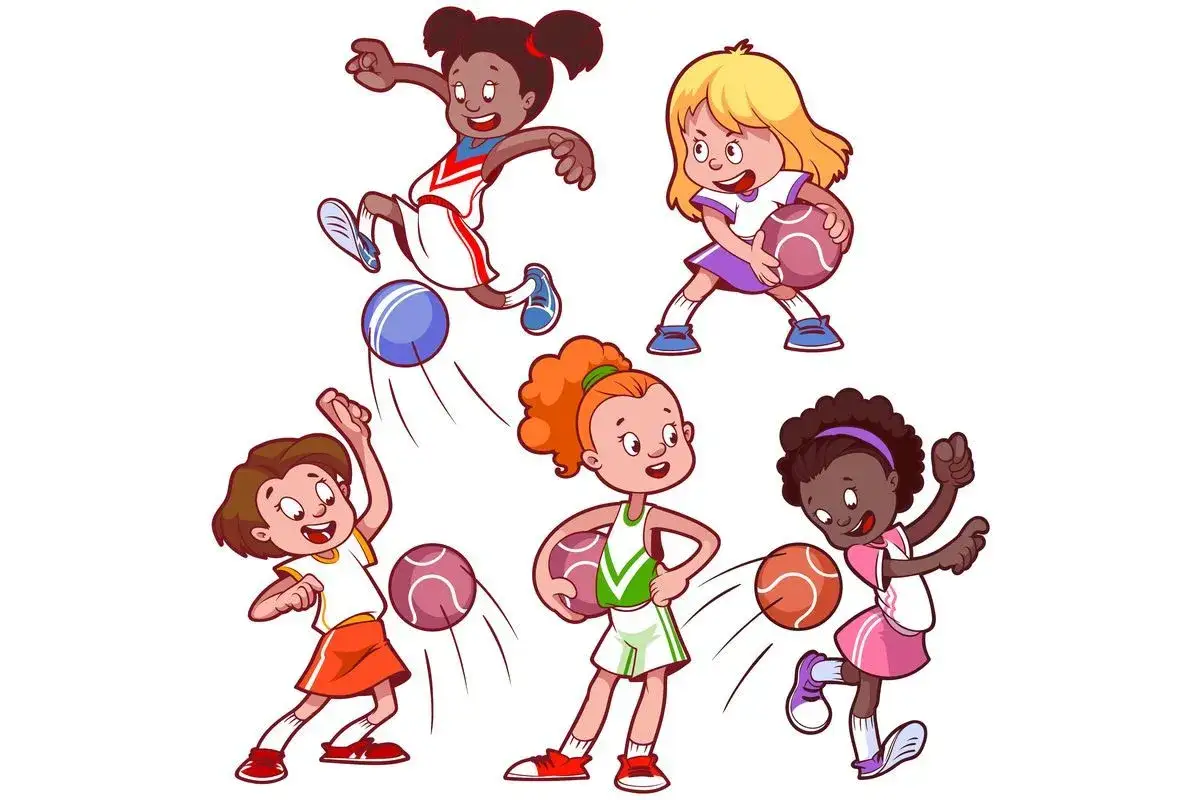Dzieci grają w dwa ognie, rzucając i łapiąc piłki. Radosna zabawa sportowa.